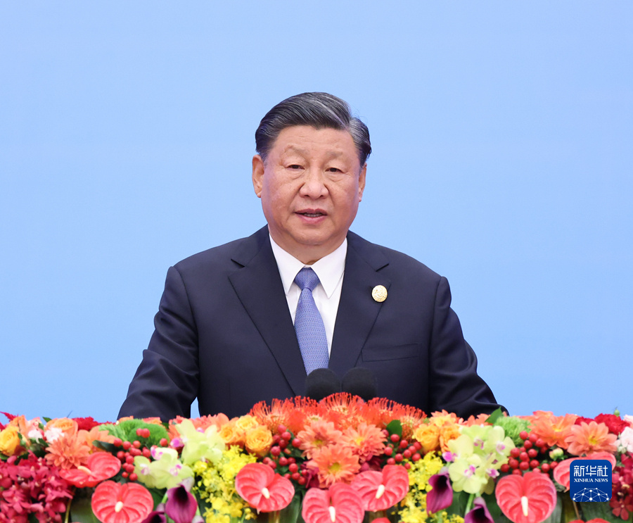 習近平出席第三屆“一帶一路”國際合作高峰論壇開幕式并發表主旨演講